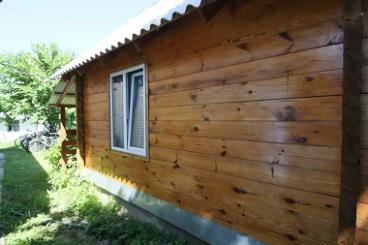 Дерев'яний будиночок